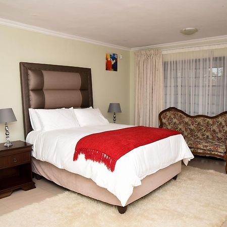 Vinolux Guest House Мтхатха Екстериор снимка