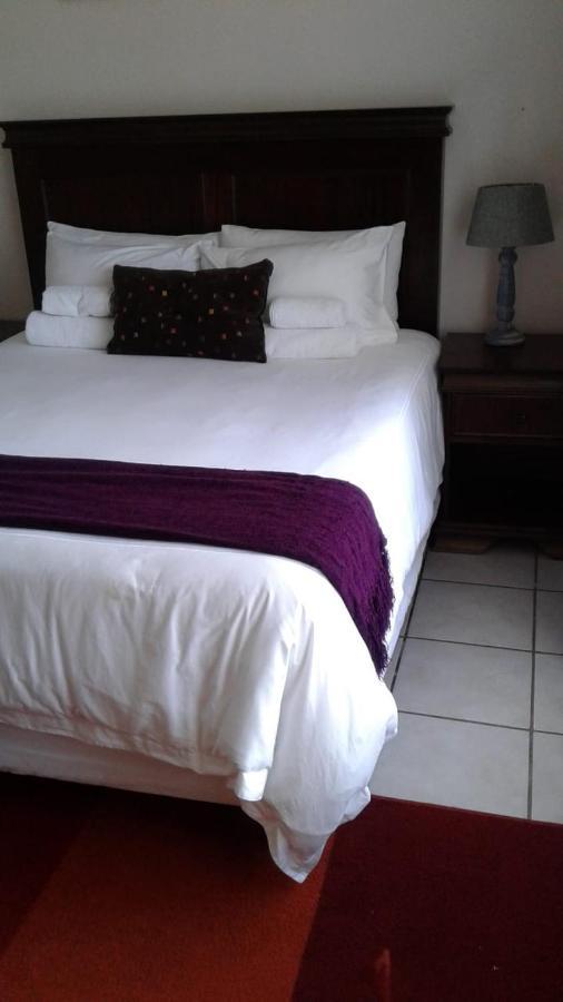 Vinolux Guest House Мтхатха Екстериор снимка