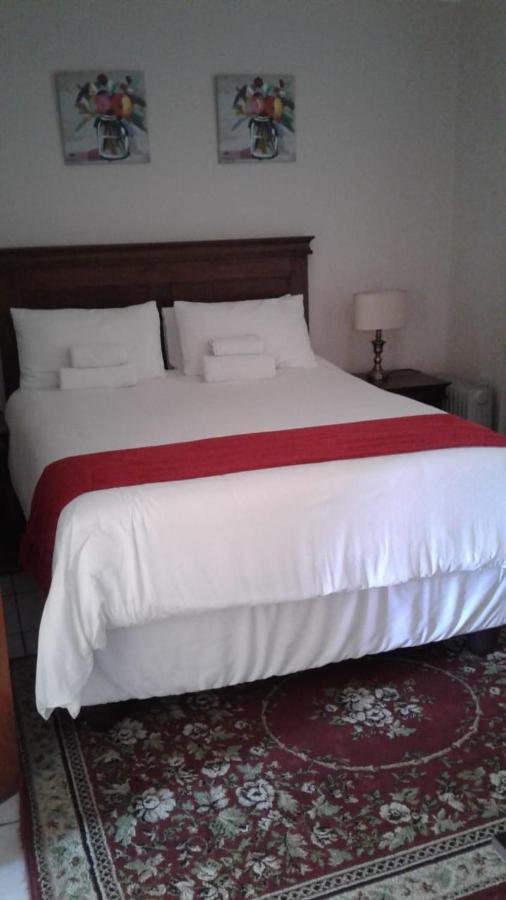 Vinolux Guest House Мтхатха Екстериор снимка