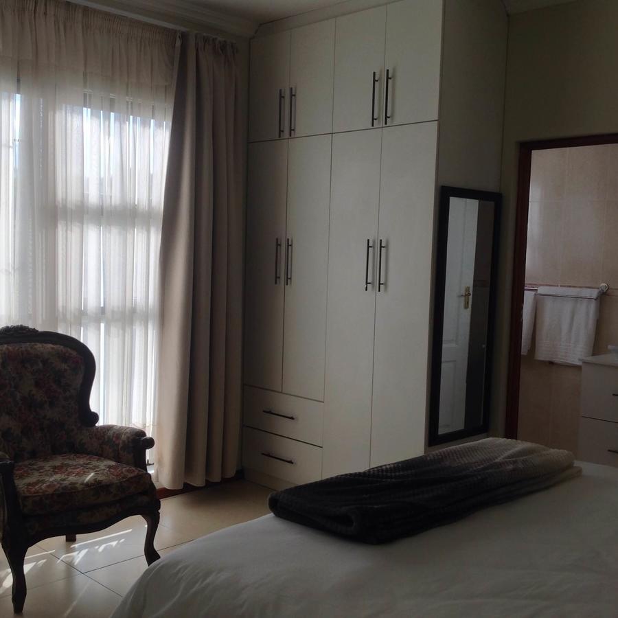 Vinolux Guest House Мтхатха Екстериор снимка