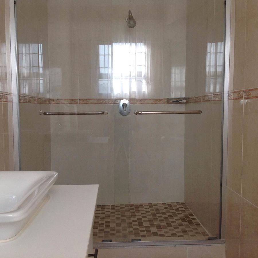 Vinolux Guest House Мтхатха Екстериор снимка
