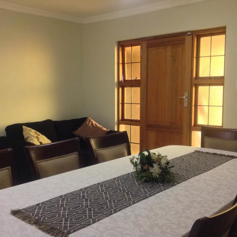 Vinolux Guest House Мтхатха Екстериор снимка